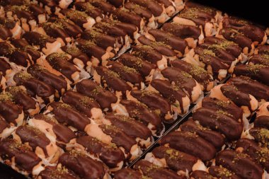 Masada lezzetli bir pasta var.