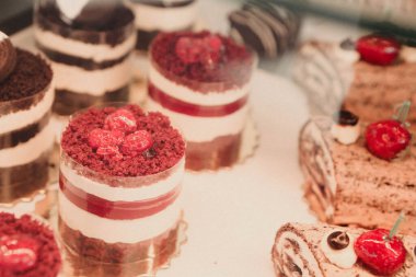 Masada lezzetli bir pasta var.