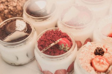 Masada lezzetli bir pasta var.