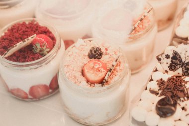 Masada lezzetli bir pasta var.