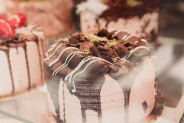 Masada lezzetli bir pasta var.