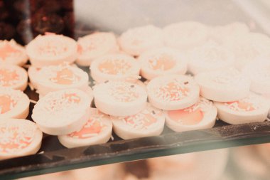 Masada lezzetli bir pasta var.