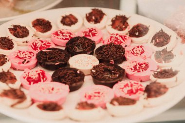 Masada lezzetli bir pasta var.