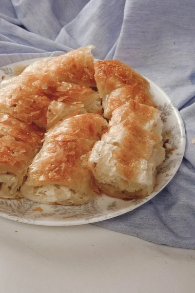 Delicioso Pastel Con Relleno Queso Feta —  Fotos de Stock