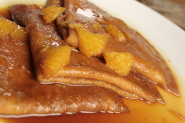 Yerel şeflerin pişirdiği ilginç yemekler.