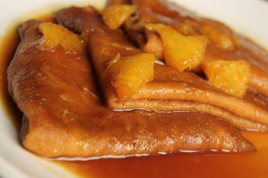 Yerel şeflerin pişirdiği ilginç yemekler.