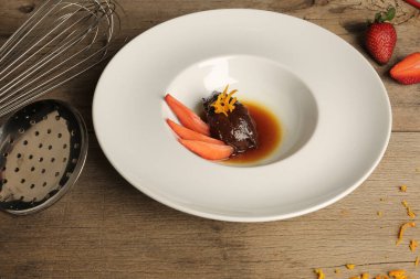 Yerel şeflerin pişirdiği ilginç yemekler.