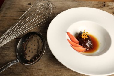 Yerel şeflerin pişirdiği ilginç yemekler.