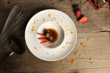 Yerel şeflerin pişirdiği ilginç yemekler.