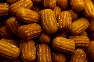 Geleneksel hindistancevizli tatlı baklavası. Ev yapımı fındıklı ve ballı baklava..