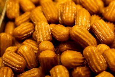 Geleneksel hindistancevizli tatlı baklavası. Ev yapımı fındıklı ve ballı baklava..