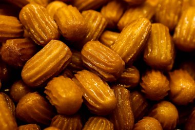 Geleneksel hindistancevizli tatlı baklavası. Ev yapımı fındıklı ve ballı baklava..