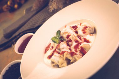 Türk mantı manlama plaka üzerinde