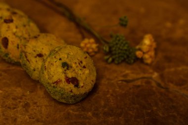 Koyu çikolata parçaları ile tanımlama