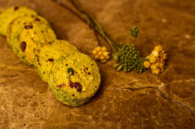 Koyu çikolata parçaları ile tanımlama