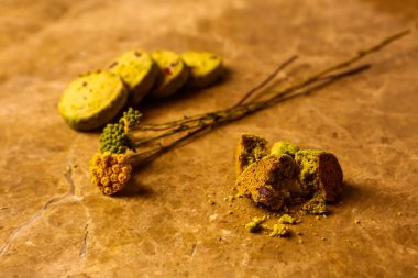 Koyu çikolata parçaları ile tanımlama