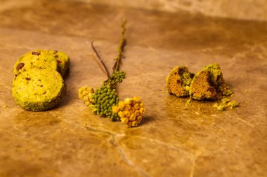 Koyu çikolata parçaları ile tanımlama