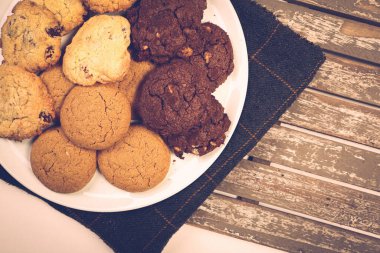 Koyu çikolata parçaları ile tanımlama