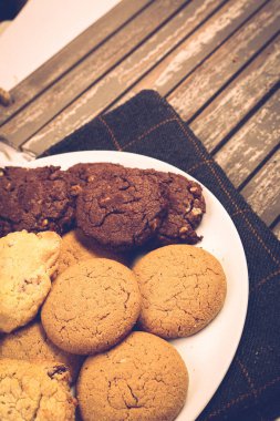 Koyu çikolata parçaları ile tanımlama