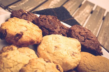 Koyu çikolata parçaları ile tanımlama