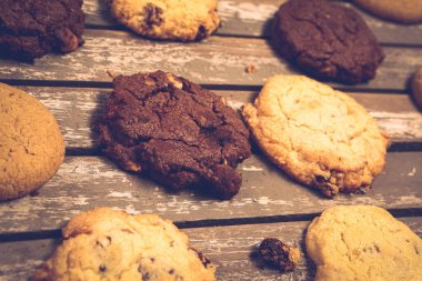 Koyu çikolata parçaları ile tanımlama