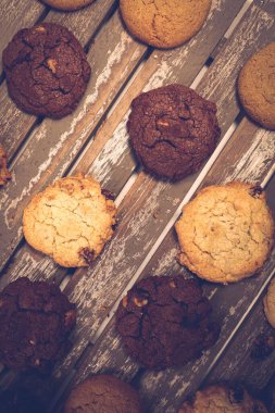 Koyu çikolata parçaları ile tanımlama