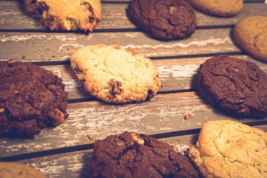 Koyu çikolata parçaları ile tanımlama