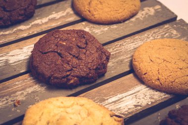 Koyu çikolata parçaları ile tanımlama