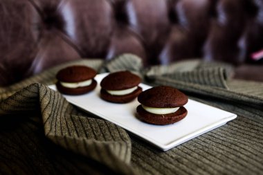 Koyu çikolata parçaları ile tanımlama