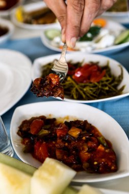 Geleneksel Türk ve Yunan yemek meze masası
