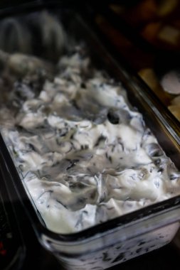 Geleneksel Türk ve Yunan yemek meze masası