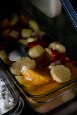 Geleneksel Türk ve Yunan yemek meze masası