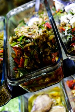 Geleneksel Türk ve Yunan yemek meze masası