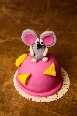 Masada lezzetli bir pasta var.