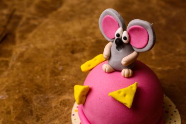 Masada lezzetli bir pasta var.