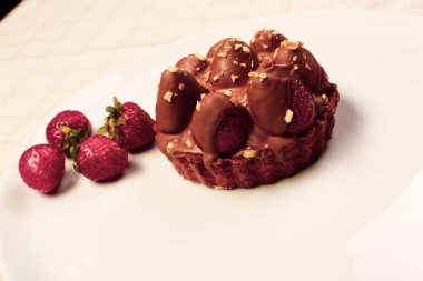 Masada lezzetli bir pasta var.