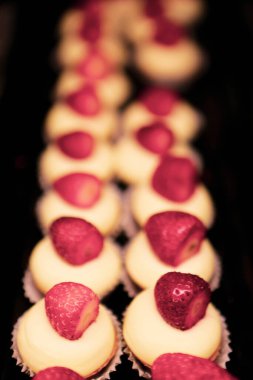 Masada lezzetli bir pasta var.