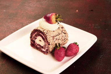 Masada lezzetli bir pasta var.