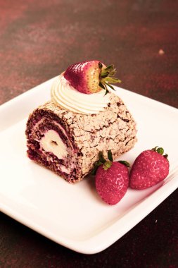 Masada lezzetli bir pasta var.