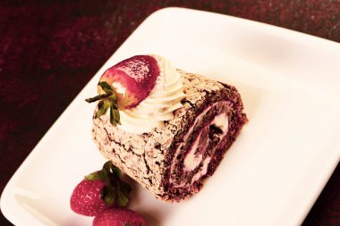 Masada lezzetli bir pasta var.