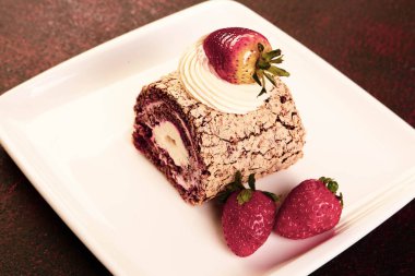 Masada lezzetli bir pasta var.