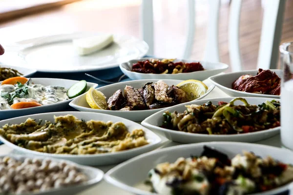 Traditionelles Türkisches Und Griechisches Dinner Meze Tisch — Stockfoto