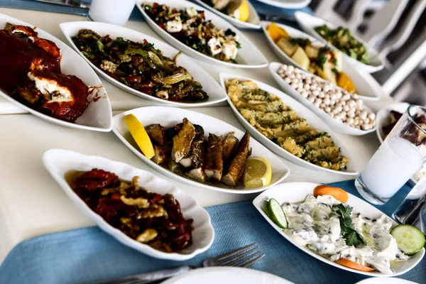 Traditionelles Türkisches Und Griechisches Dinner Meze Tisch — Stockfoto