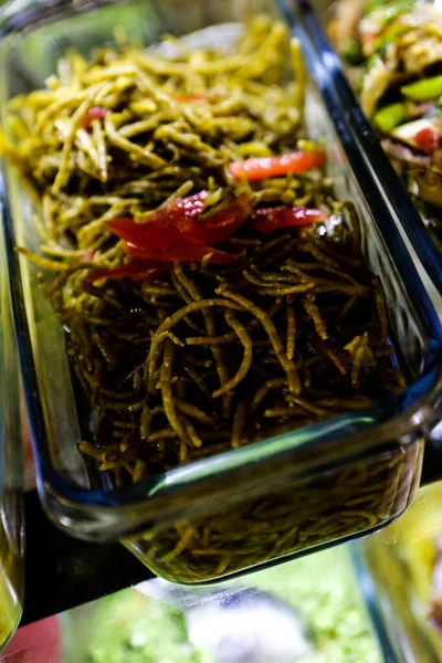 Geleneksel Türk ve Yunan yemek meze masası