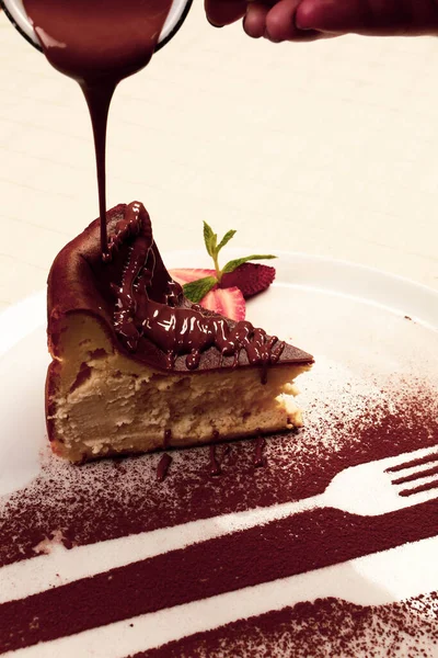 Tafel Mit Leckerem Kuchen Auf Dem Tisch — Stockfoto