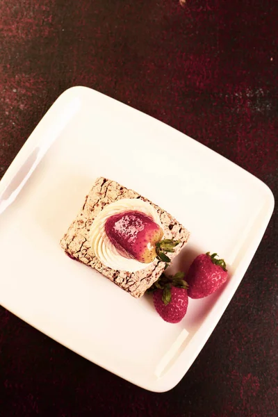 Masada lezzetli bir pasta var.