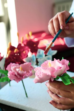 Masada lezzetli bir pasta var.