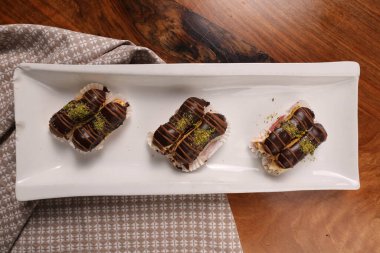 Masada lezzetli bir pasta var.