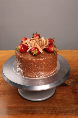 Masada lezzetli bir pasta var.