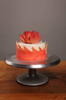 Masada lezzetli bir pasta var.